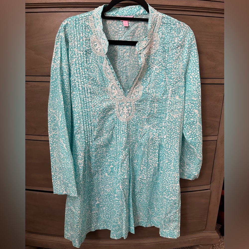 **SOLD** XL Lilly Pulitzer Sarasota tunic style top with beaded detail. EUC.